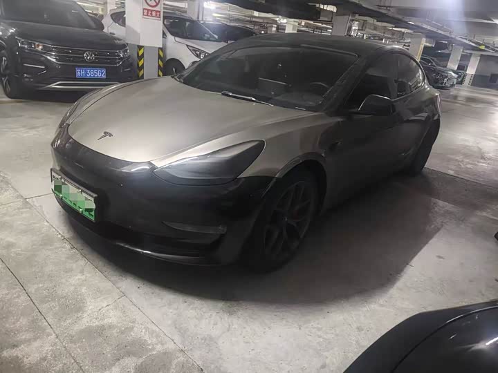 Фото 1 - Tesla Model 3