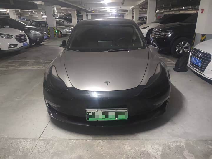 Фото 2 - Tesla Model 3