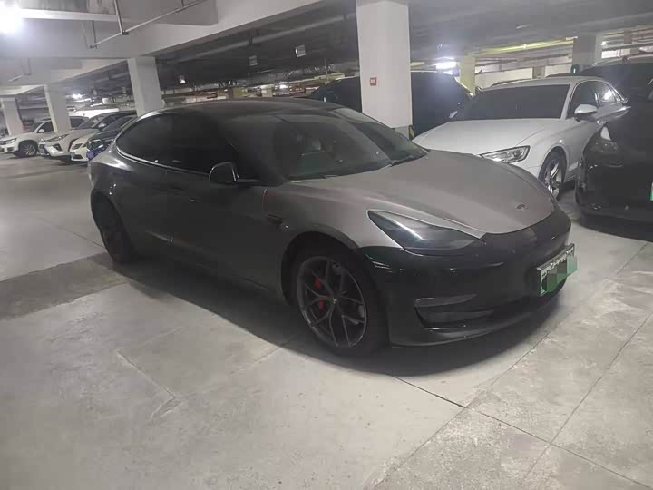 Фото 3 - Tesla Model 3