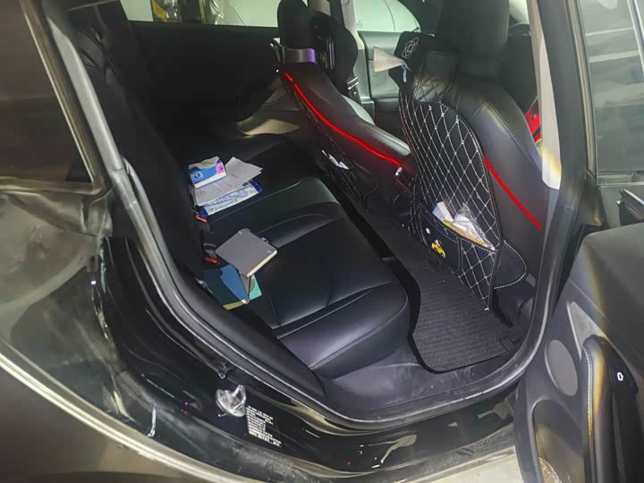 Фото 7 - Tesla Model 3