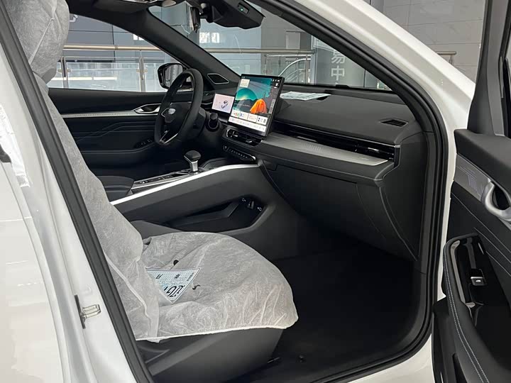 Photo 12 - Geely Preface