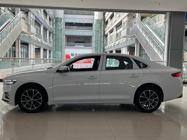 Photo 4 - Geely Preface