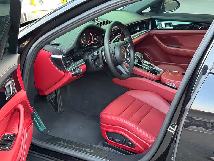 Фото 7 - Porsche Panamera