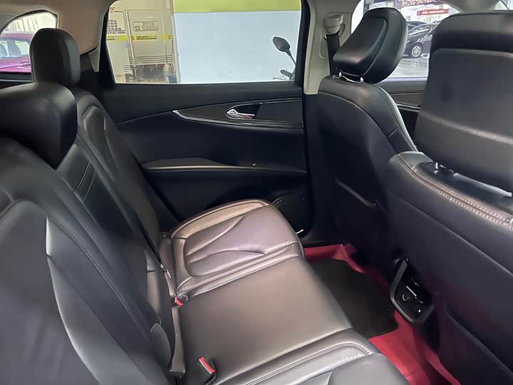 Фото 5 - Lincoln Nautilus