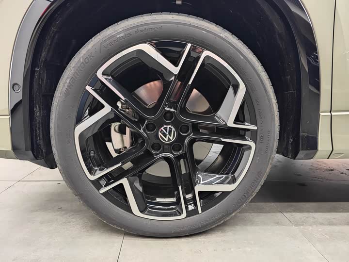 Фото 11 - Volkswagen Tayron