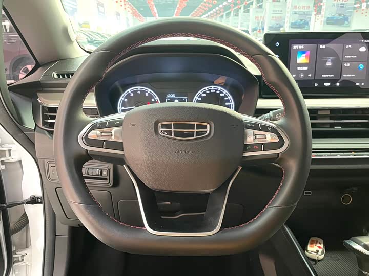 Фото 7 - Geely Vision X3