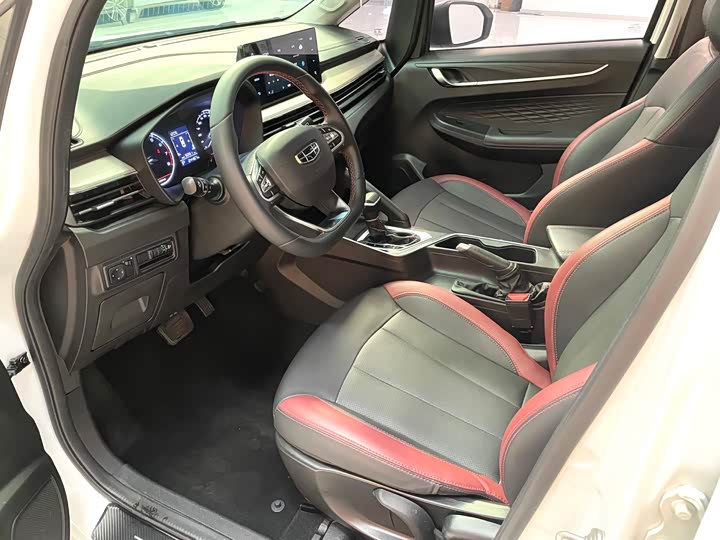 Фото 8 - Geely Vision X3