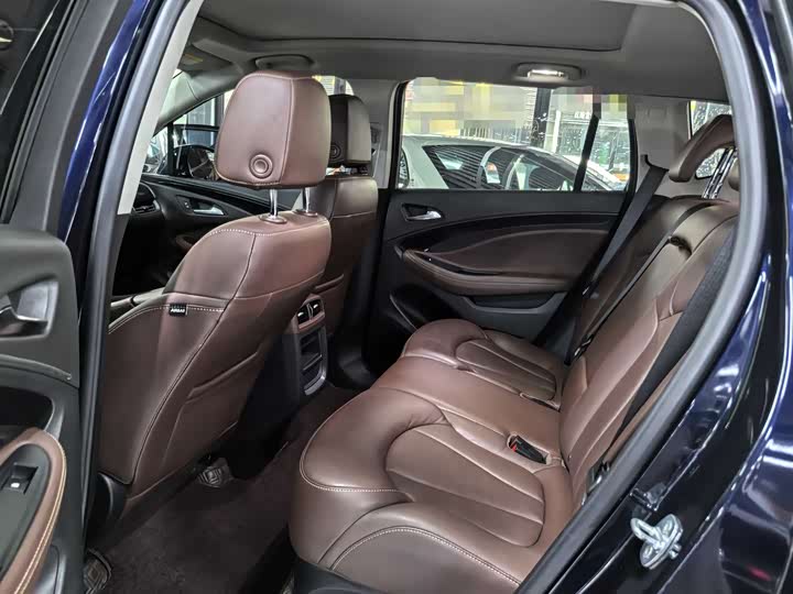 Фото 10 - Buick Envision Plus