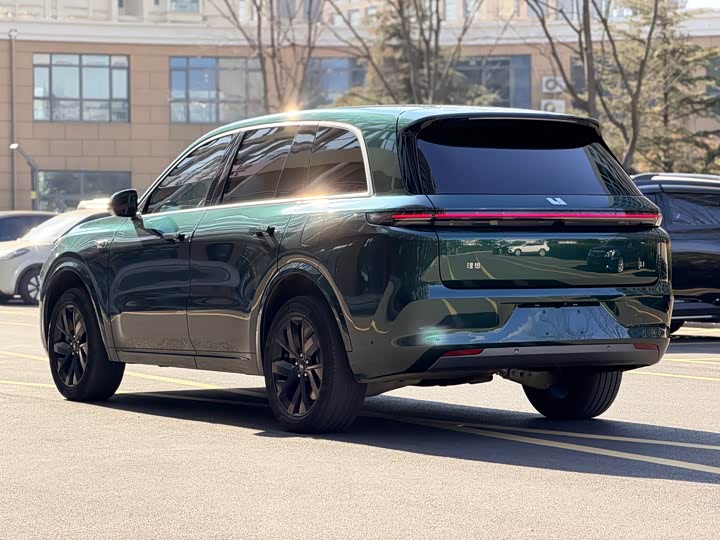 Фото 12 - LiXiang L8