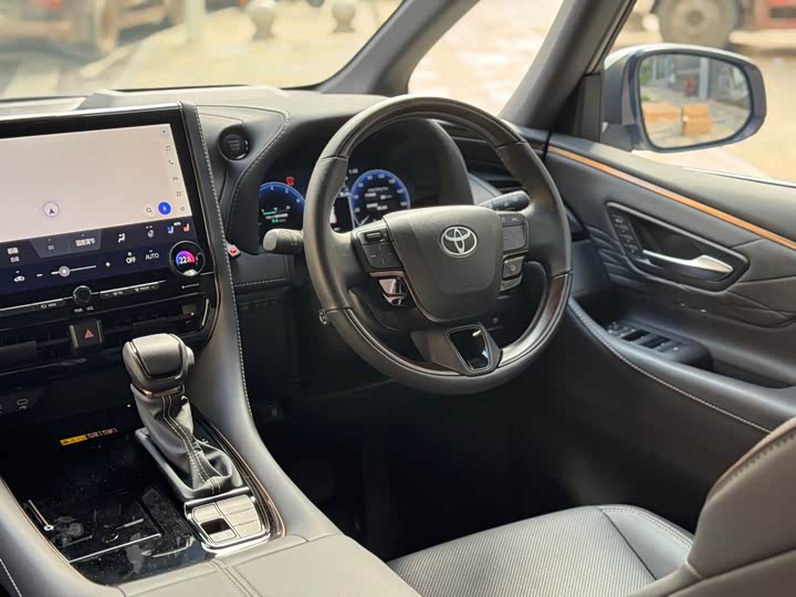 Фото 16 - Toyota Alphard