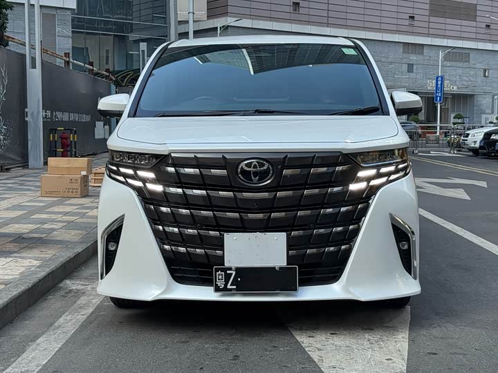 Фото 2 - Toyota Alphard
