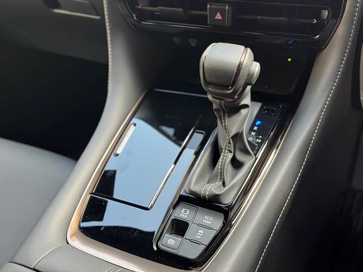 Фото 8 - Toyota Alphard