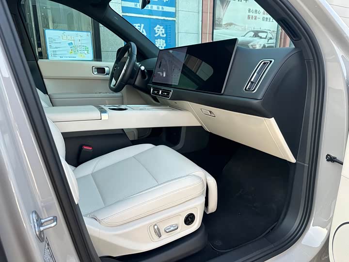 Фото 7 - LiXiang L6