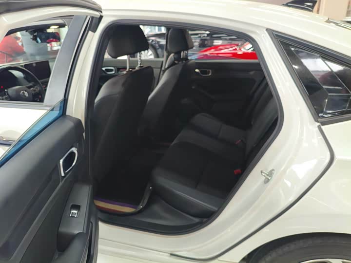 Фото 10 - Honda Civic