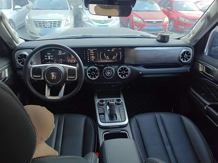 Фото 12 - Tank 300