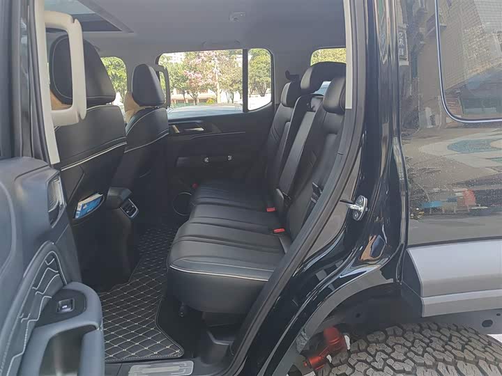 Фото 14 - Tank 300