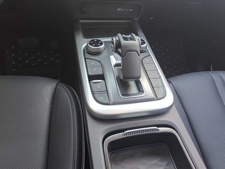 Фото 6 - Tank 300