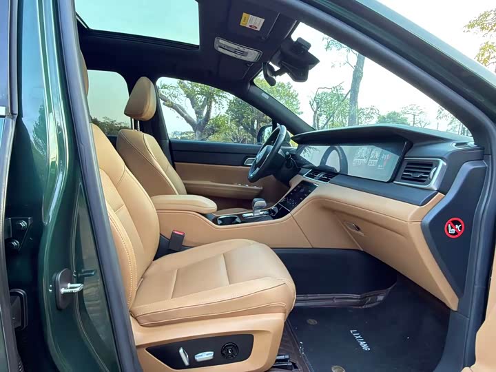 Фото 9 - LiXiang One