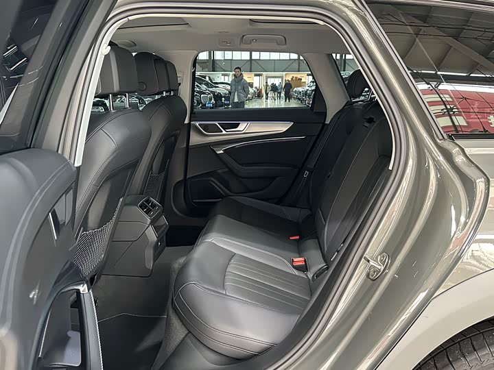 Фото 10 - Audi A6