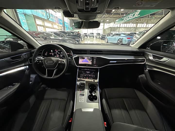 Фото 11 - Audi A6