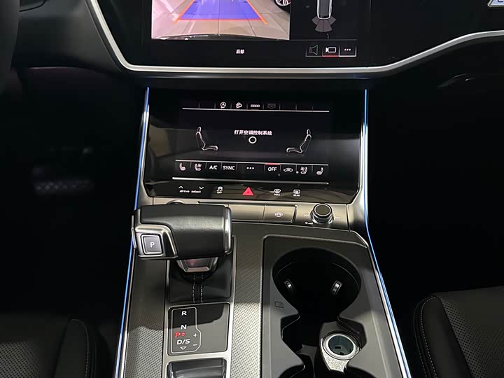 Фото 13 - Audi A6