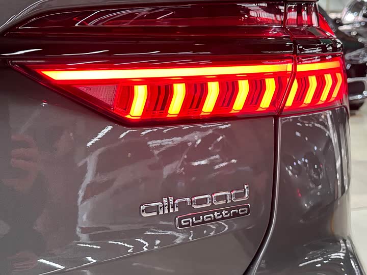 Фото 6 - Audi A6