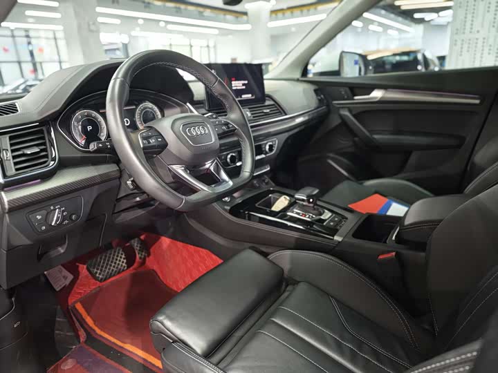 Фото 5 - Audi Q5L