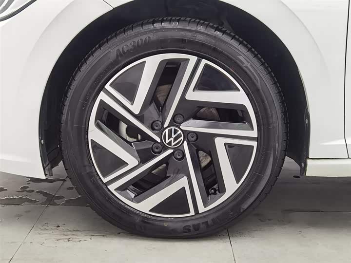 Фото 17 - Volkswagen Sagitar L