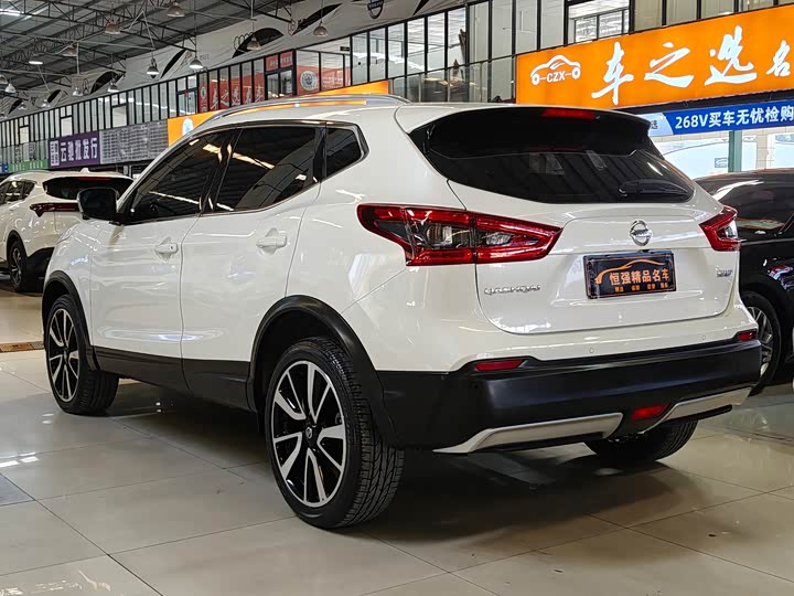 Фото 4 - Nissan Qashqai