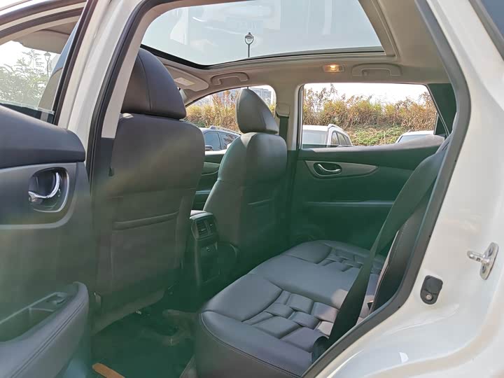 Фото 8 - Nissan Qashqai