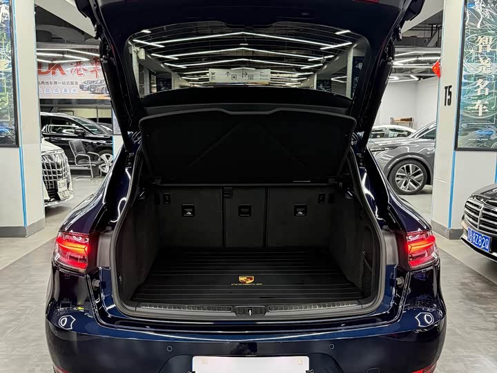 Фото 10 - Porsche Macan