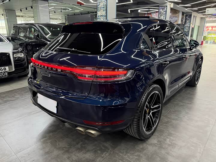 Фото 14 - Porsche Macan