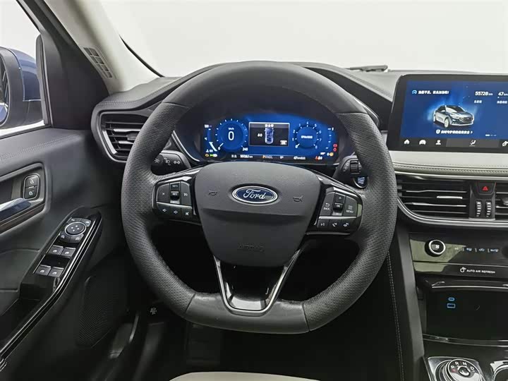 Фото 11 - Ford Escape