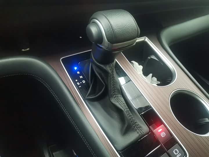 Фото 14 - Toyota Granvia