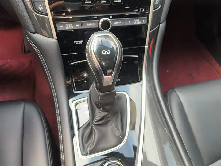 Фото 16 - Infiniti Q50L