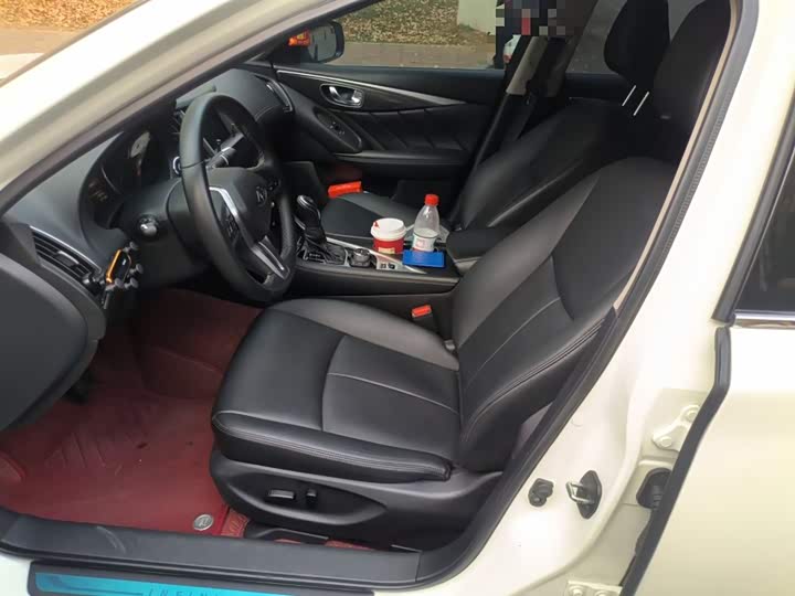 Фото 17 - Infiniti Q50L