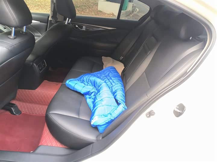 Фото 19 - Infiniti Q50L