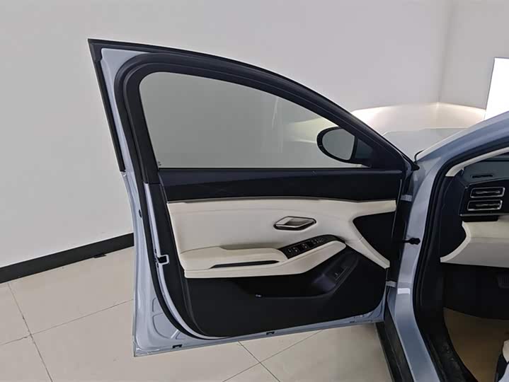 Фото 7 - BYD Qin L