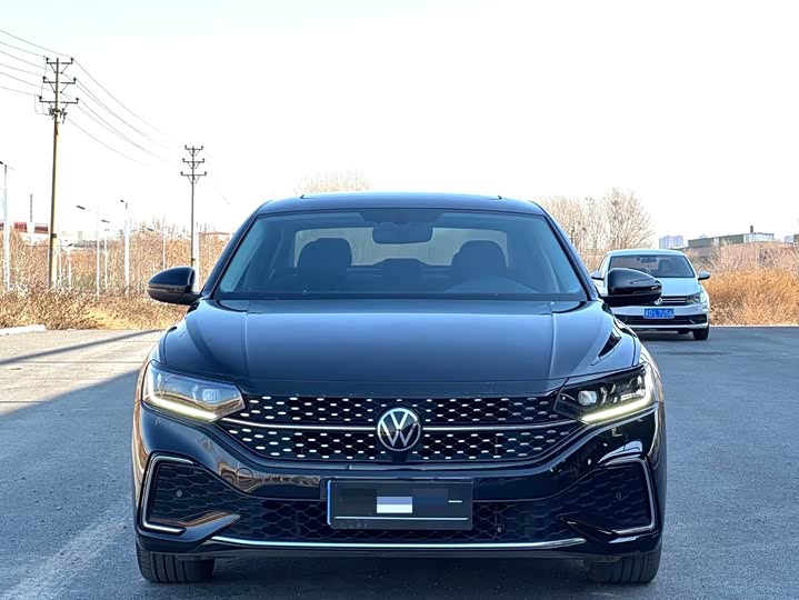 Фото 2 - Volkswagen Passat