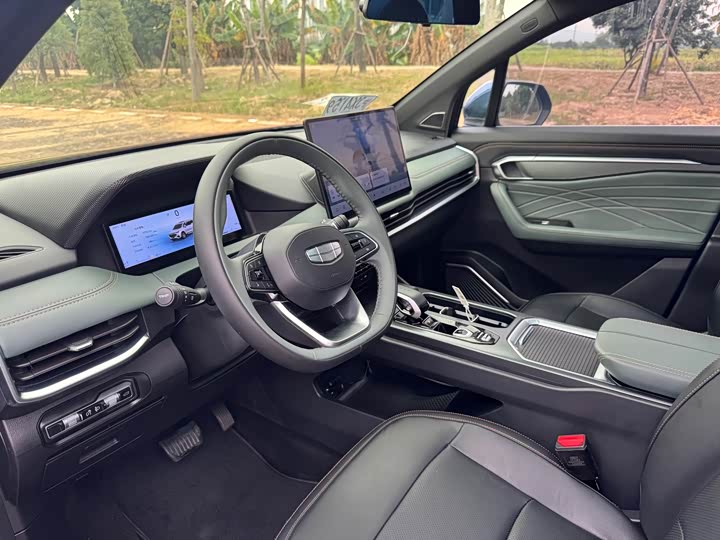 Фото 21 - Geely Okavango L