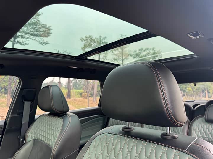 Фото 22 - Geely Okavango L