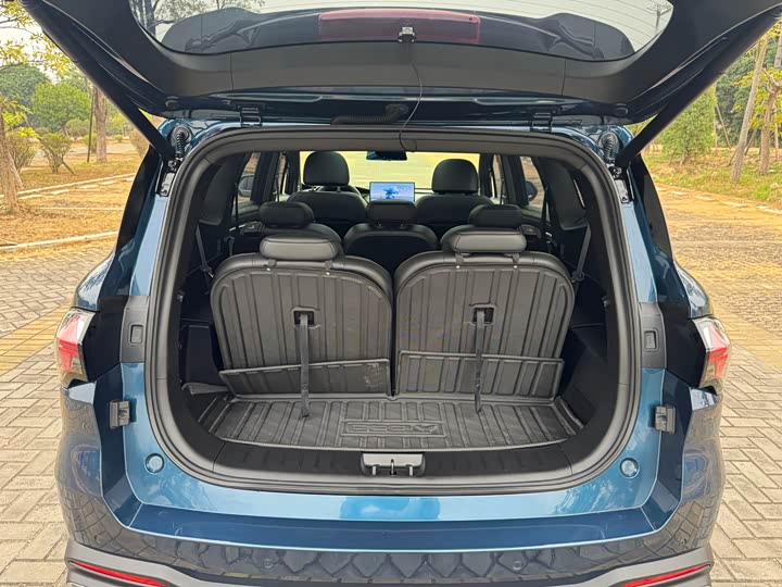 Фото 24 - Geely Okavango L