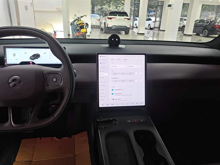 Фото 13 - Nio ET5T