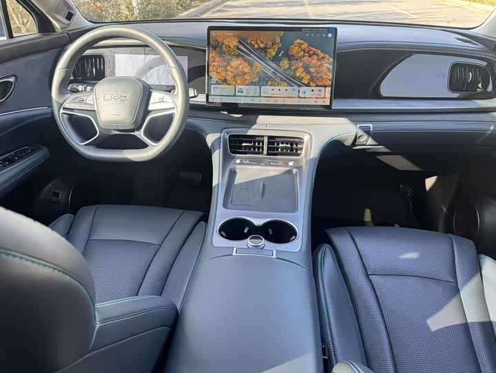 Фото 13 - BYD Sea Lion 07 DM-i Hybrid