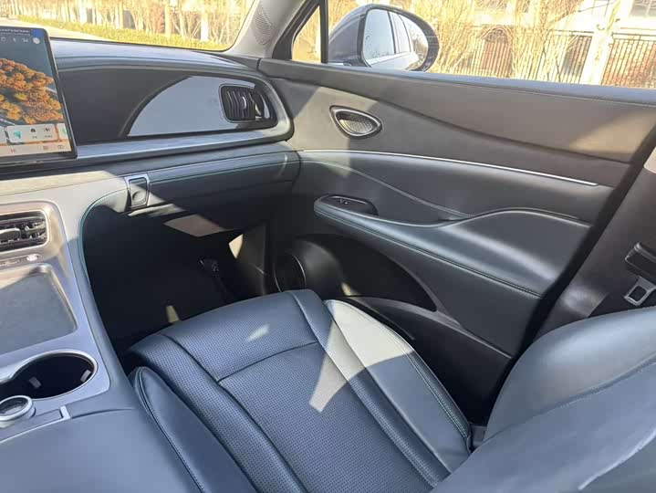 Фото 14 - BYD Sea Lion 07 DM-i Hybrid