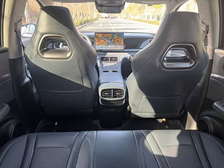 Фото 17 - BYD Sea Lion 07 DM-i Hybrid