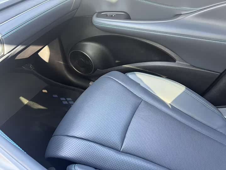 Фото 22 - BYD Sea Lion 07 DM-i Hybrid