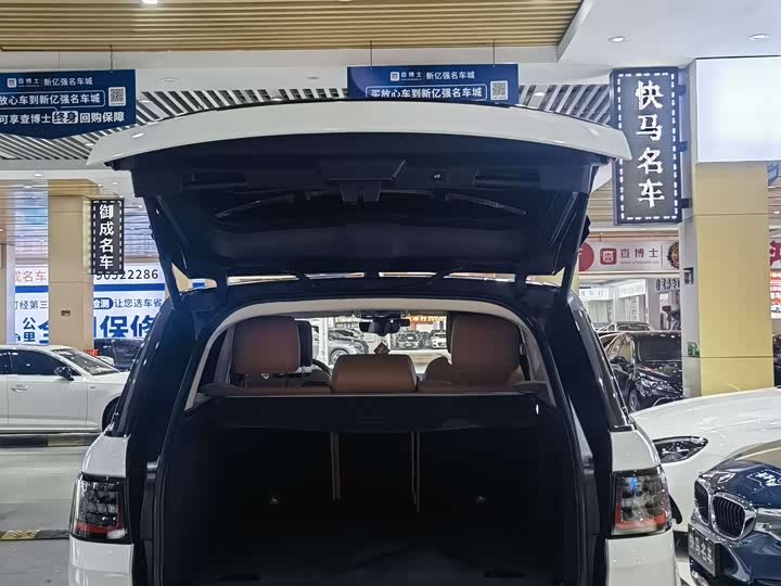 Фото 10 - Land Rover Range Rover Sport