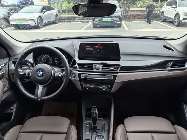 Фото 12 - BMW X1