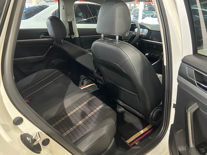 Фото 10 - Volkswagen Lavida